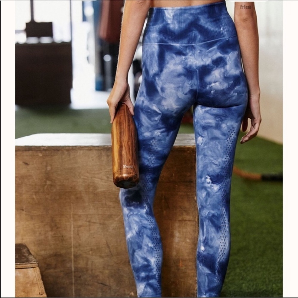 Free People FP Movement Good Karma Blue and White Tie-Dye Leggings xs small - Picture 8 of 8